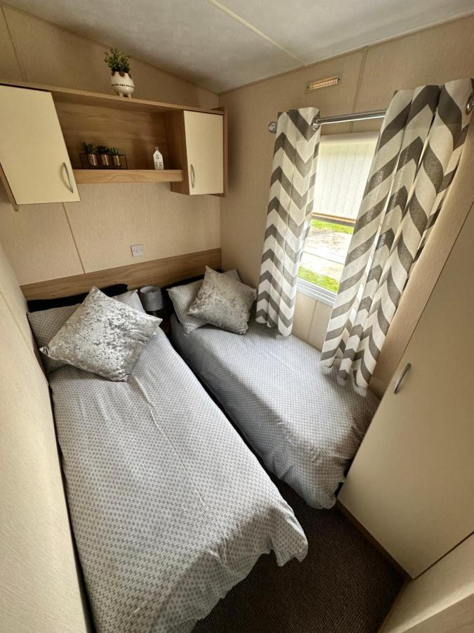 Отель 6 Berth Caravan On Marine Holiday Park Рил Экстерьер фото