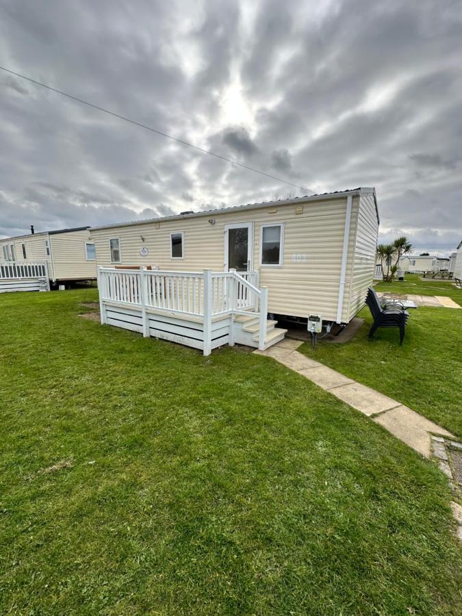 Отель 6 Berth Caravan On Marine Holiday Park Рил Экстерьер фото