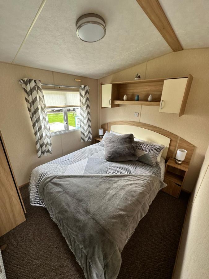 Отель 6 Berth Caravan On Marine Holiday Park Рил Экстерьер фото